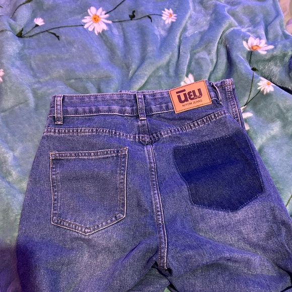 Dark blue jeans - Picture 2 of 3